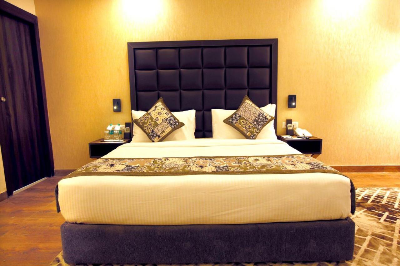 Hotel The Fern Residency Noida Zewnętrze zdjęcie