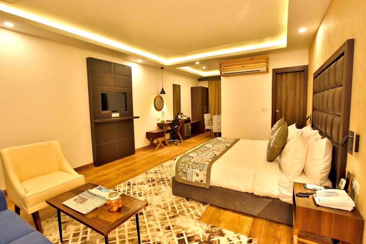 Hotel The Fern Residency Noida Zewnętrze zdjęcie
