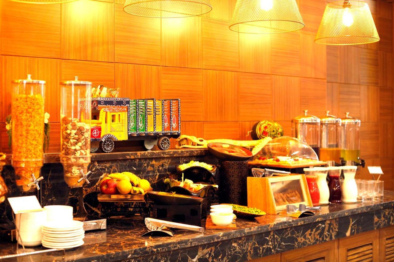 Hotel The Fern Residency Noida Zewnętrze zdjęcie